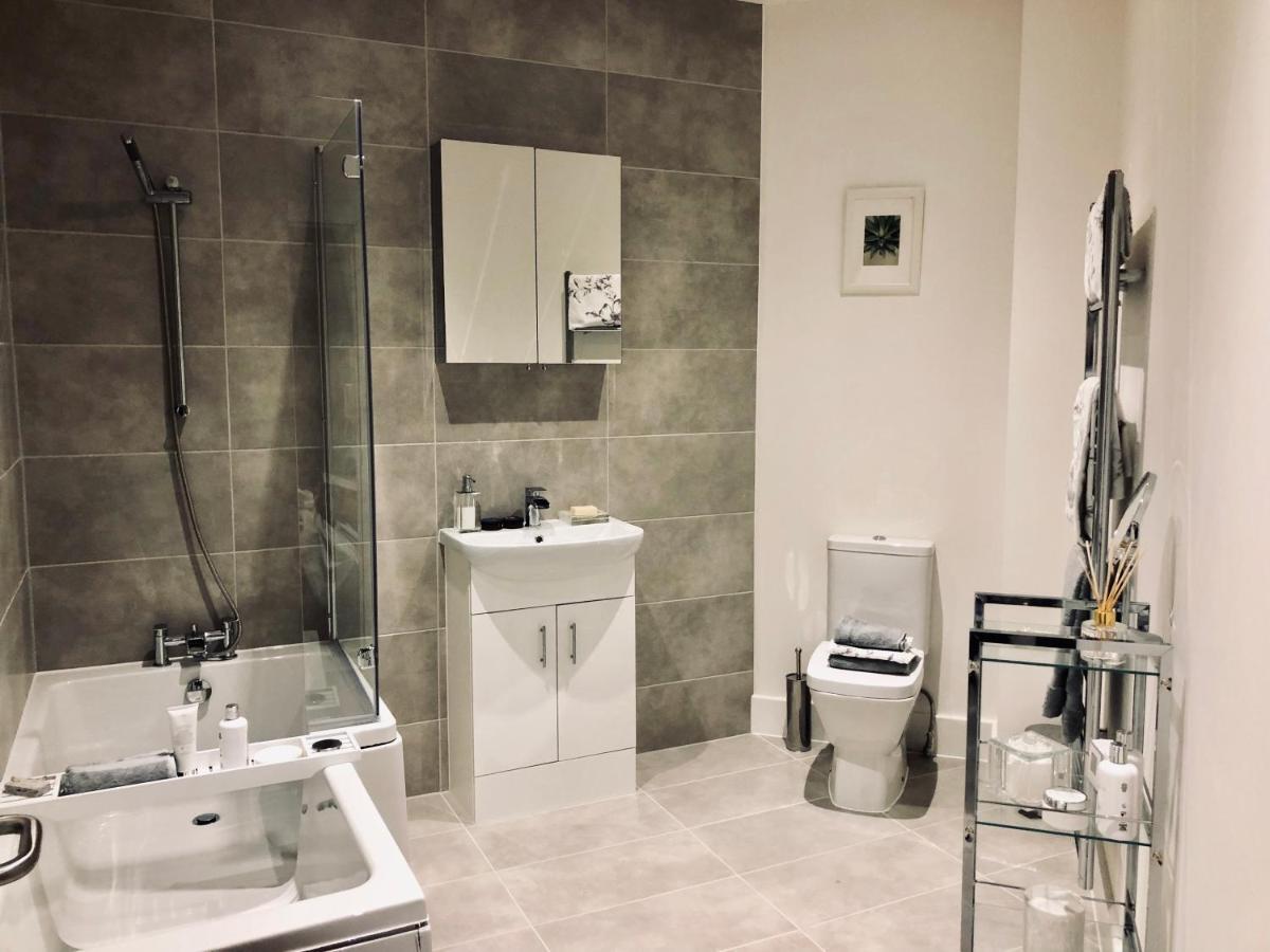 Snapos Luxury Serviced Apartment - Meridian House Bedford Exterior foto