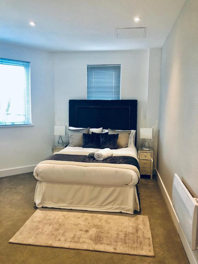 Snapos Luxury Serviced Apartment - Meridian House Bedford Exterior foto
