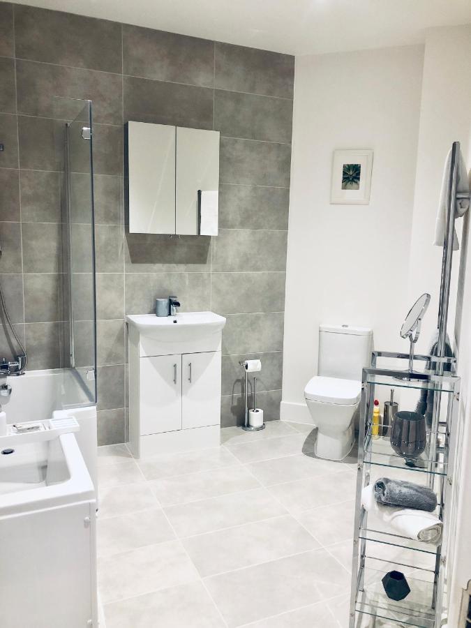 Snapos Luxury Serviced Apartment - Meridian House Bedford Exterior foto